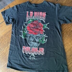 Graphic Tee- La Vida Salvaje - skull and roses